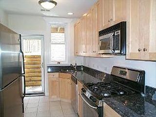 1st image of 3305 W Ainslie St APT 1