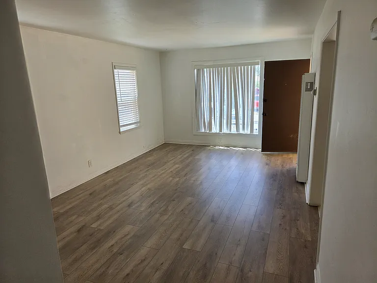 114 S Kellogg St #D — Photo 7
