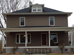 305 S 6th St, Lyons, NE 68038