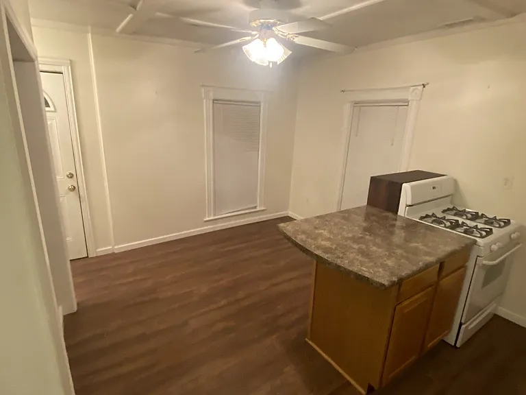 512 Hamlin St #2 — Photo 2