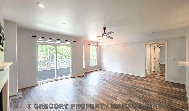 925 110th Ave NE #306 — Photo 16