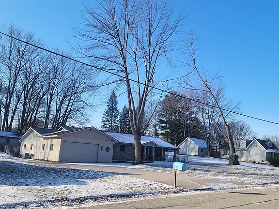 3rd image of 419 W Walnut St