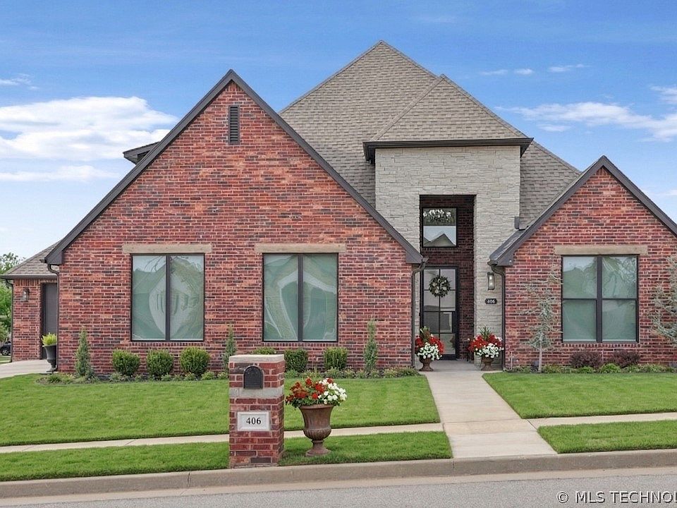 1st image of 406 N 84th Pl