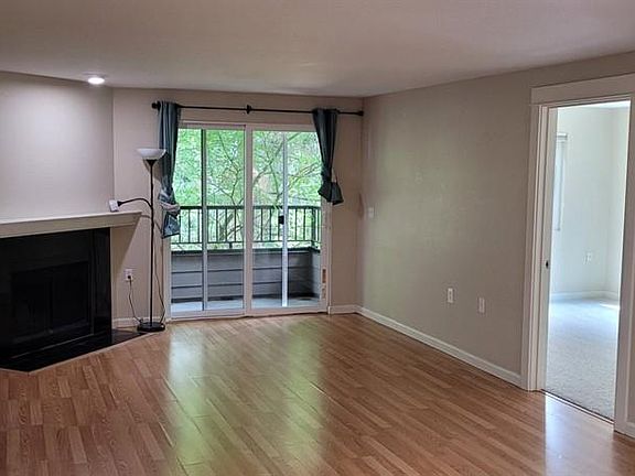 3rd image of 734 Kirkland Cir APT D204