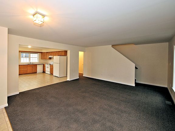 2nd image of 30 Woodside Ave