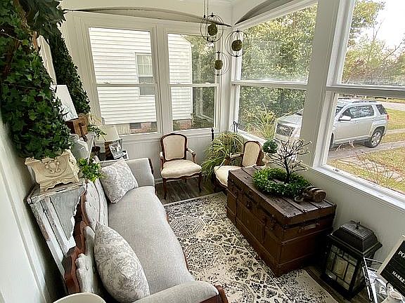 3rd image of 1707 King Woods Dr
