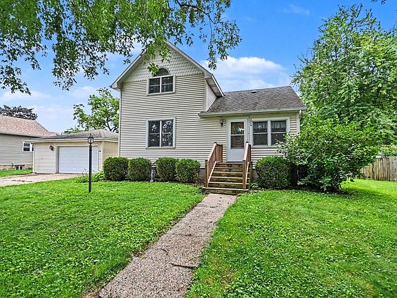 3rd image of 304 N Maple St