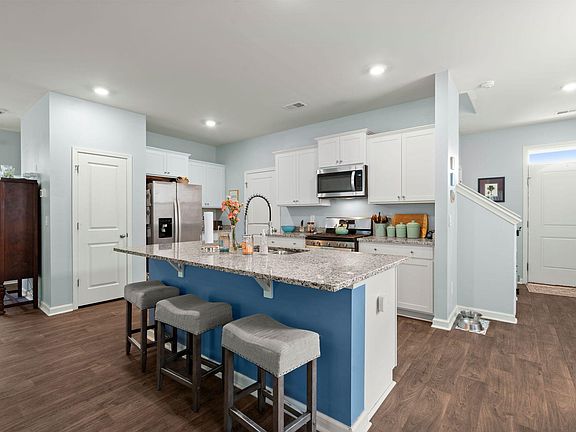 5th image of 141 Lagoona Dr