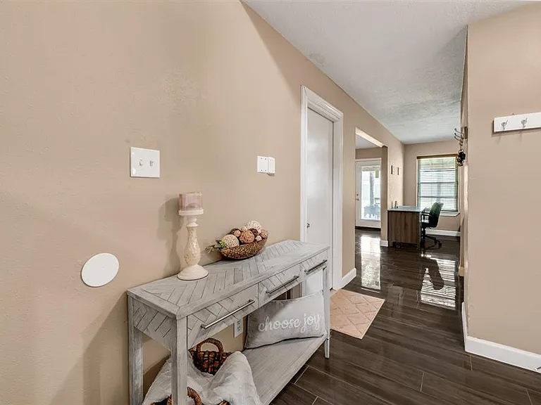 10139 Fernstone Ln — Photo 14