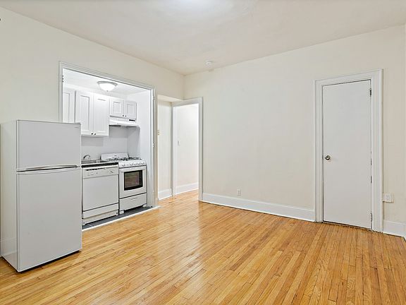 5th image of 245 W 72nd St APT 3D