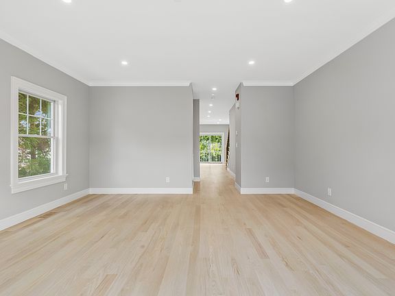 3rd image of 161 Ellsworth Ave