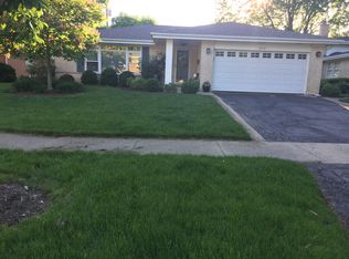 1018 N Drury Ln, Arlington Heights, IL