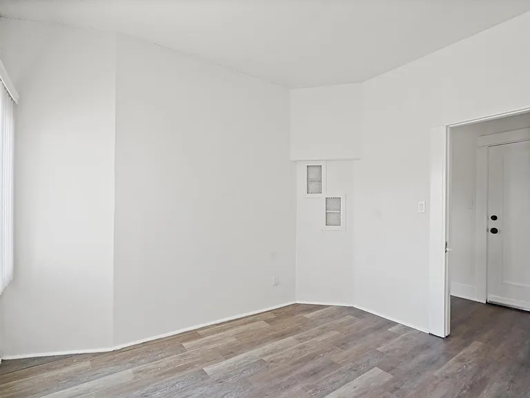 3767 Midvale Ave #3 — Photo 17
