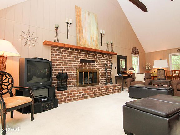 2nd image of 222 Deerwood Dr