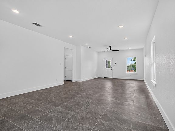 4th image of 2112 NW 22nd St