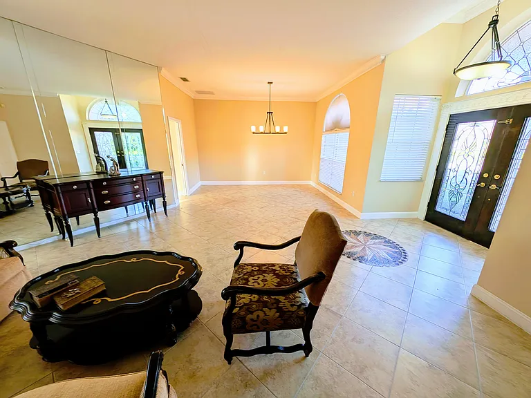 5667 Wellington Ct — Photo 8