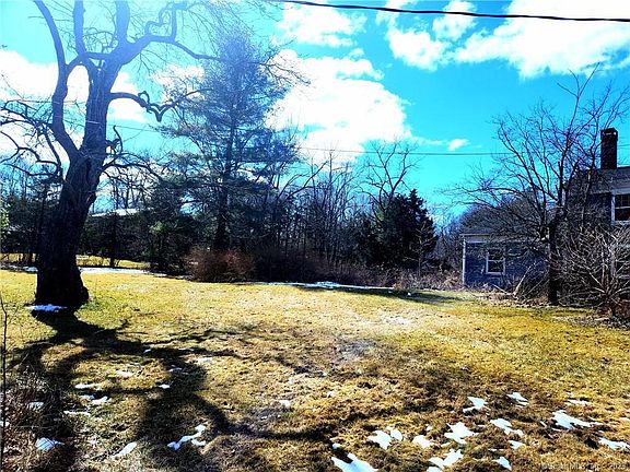 5th image of 493 Simsbury Rd