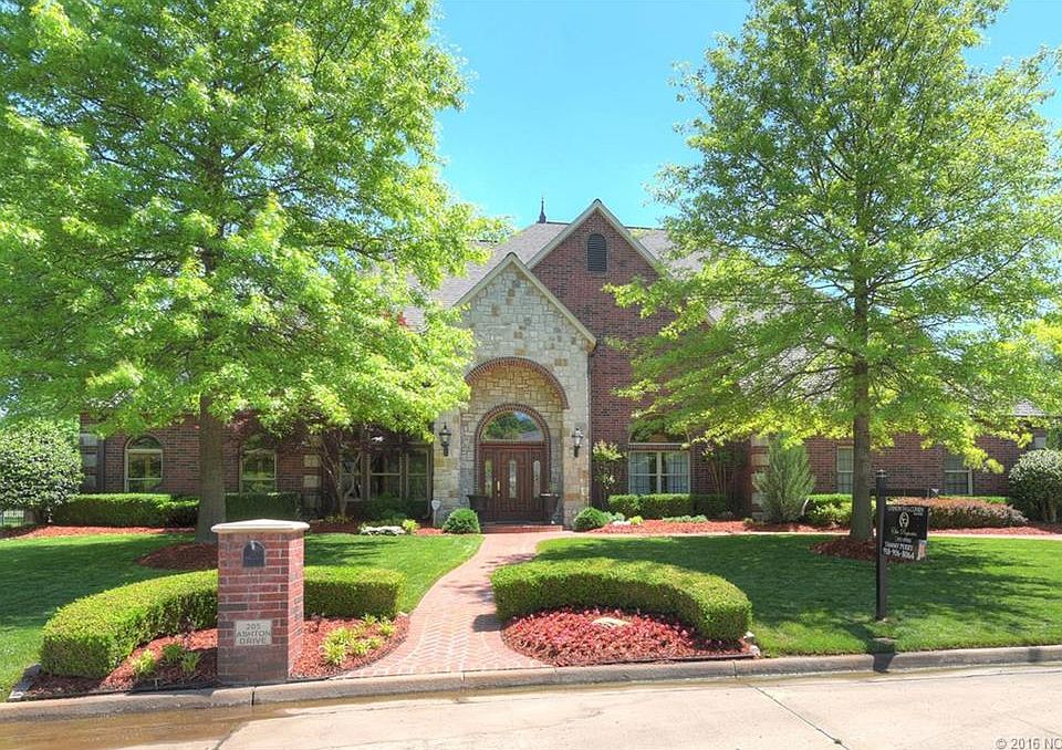 1st image of 205 Ashton Dr