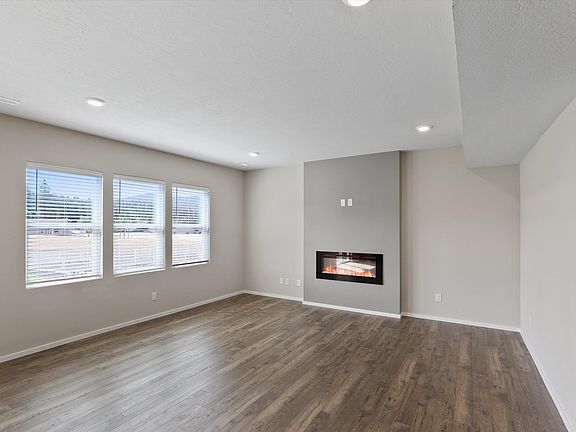 5th image of 12402 E Dickens Ln