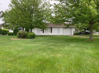1104 Oak Blvd, Greenfield, IN 46140