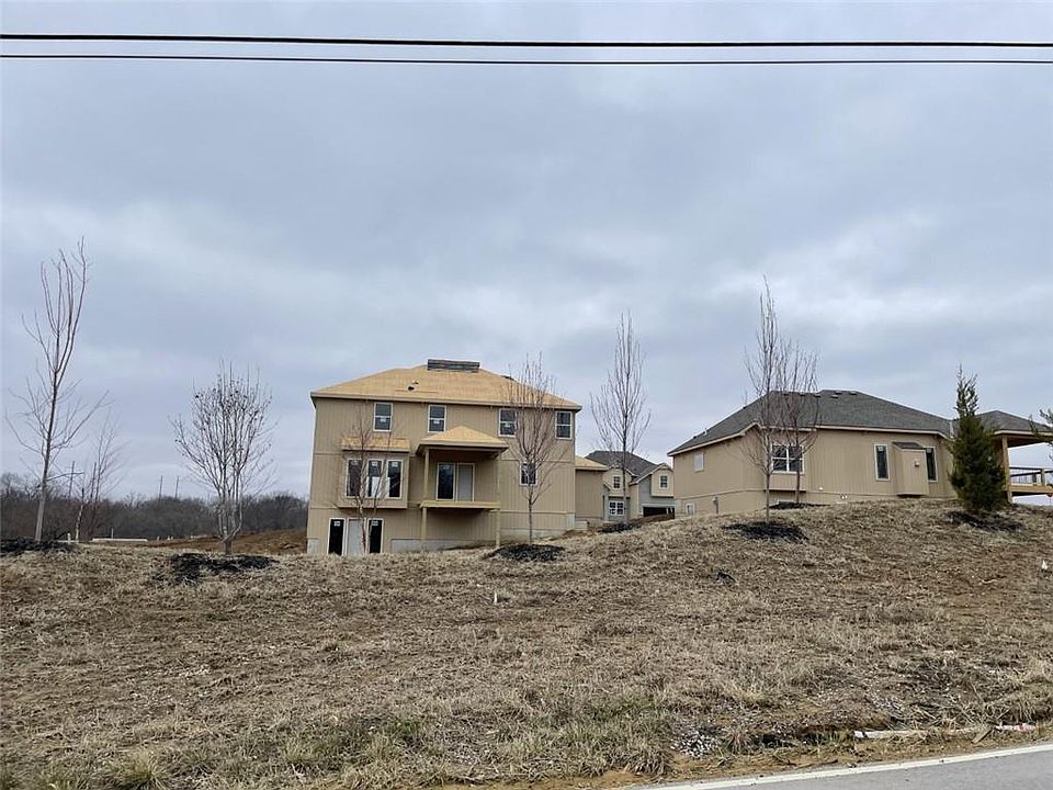 2nd image of 4832 NE 90th Ter