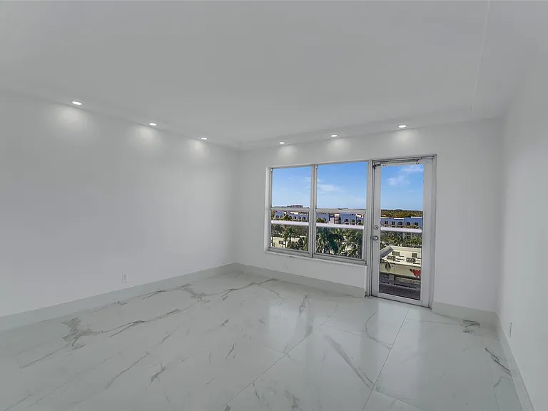 3900 Galt Ocean Dr #511 — Photo 34