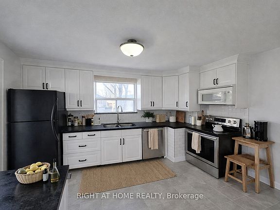 2nd image of 70 Bunnell Cres