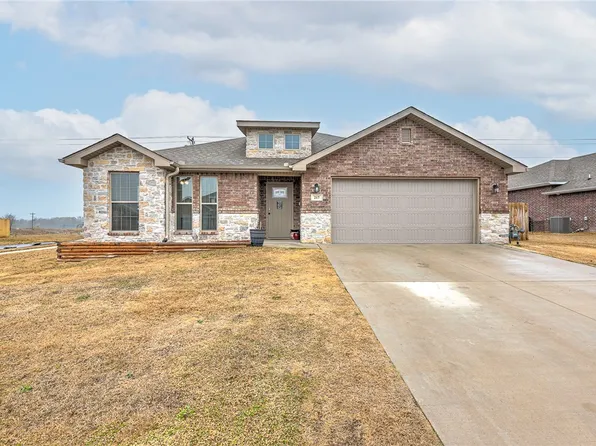 217 Oak Ave, Gentry, AR 72734