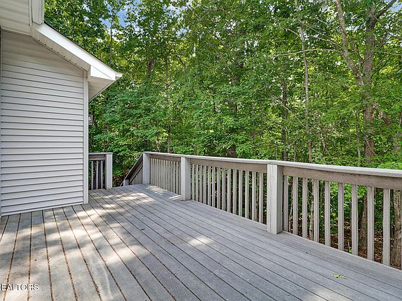 3rd image of 4 Augustine Ln