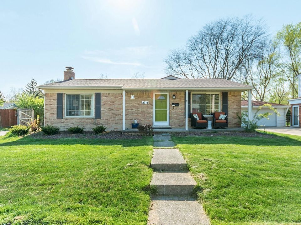 2nd image of 2716 Lookout Cir