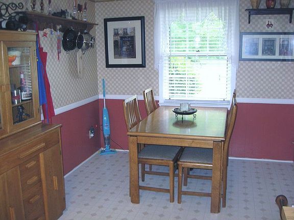 Eat In Kitchen