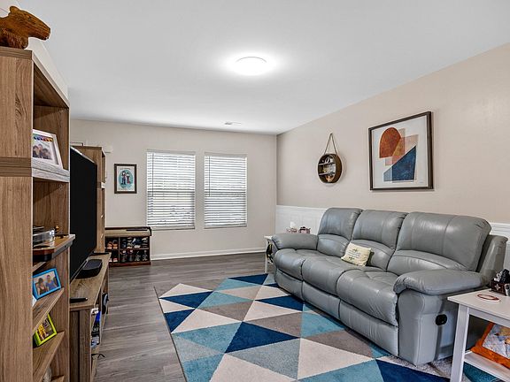 5th image of 236 Cotton Creek Dr