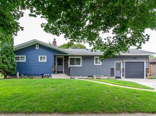 516 16th St S, Moorhead, MN 56560