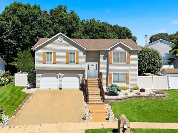 34 Bronia Street, Howell, NJ 07731
