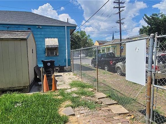 3rd image of 740 Jena St