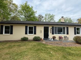 10406 Hillside Ln, Fredericksburg, VA 22408