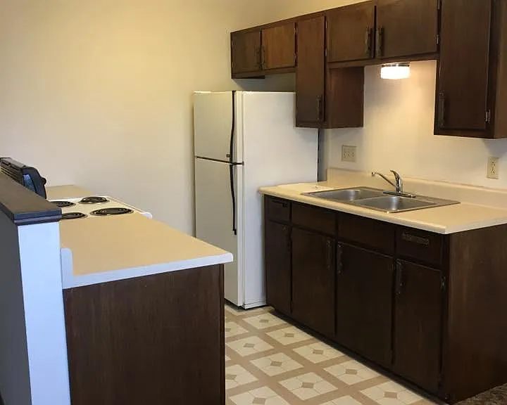 1707 Cloud Cir — Photo 3