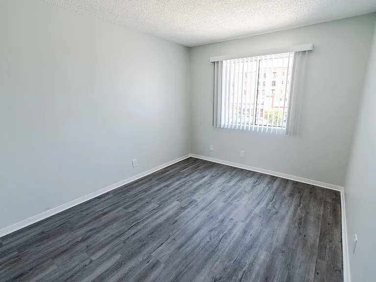 311 South New Hampshire Avenue — Photo 11