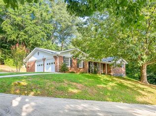1101 Rocky Ln, Dalton, GA 30720