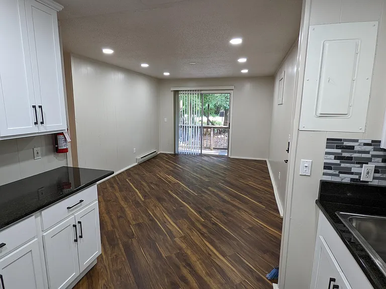 411 Lindsay Rd #3 — Photo 5