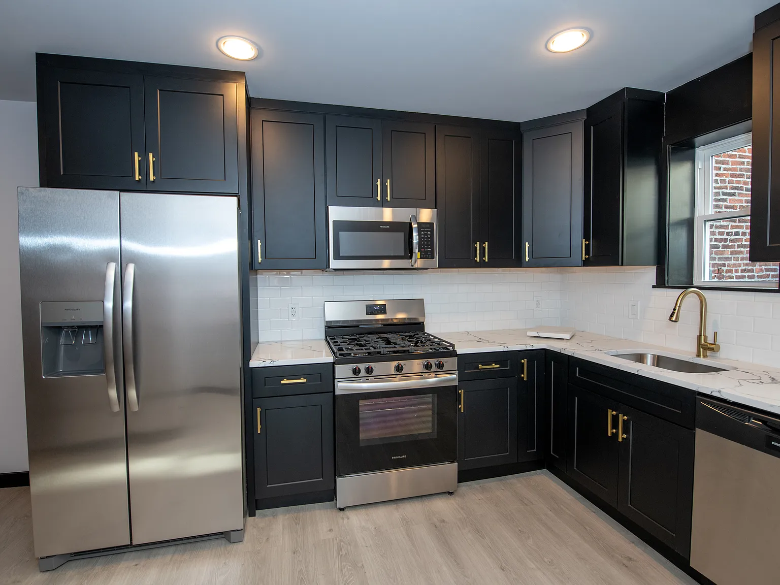 2 bed, 900 sqft, $2,350 — Photo 3