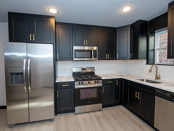 3rd image of 1512 S Beulah St