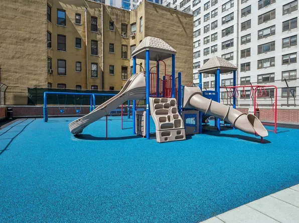 422 East 72nd Street image 10 of 12