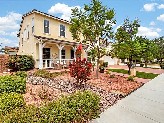 2nd image of 27867 Huron Ct