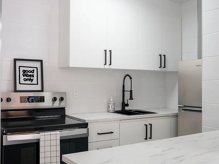 2360 Dundas St W #2350 — Photo 24