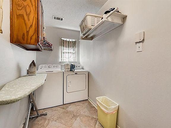 3rd image of 3417 Ash Ln