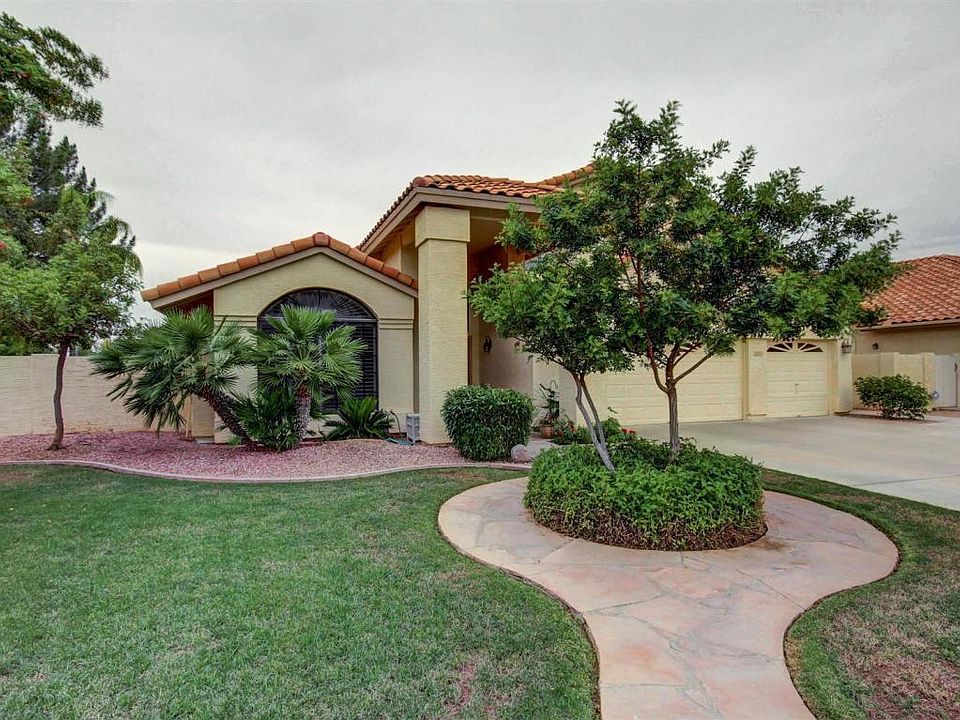 1st image of 229 E Stacey Ln