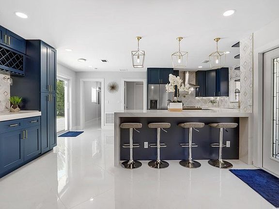 5th image of 324 Bamboo Road