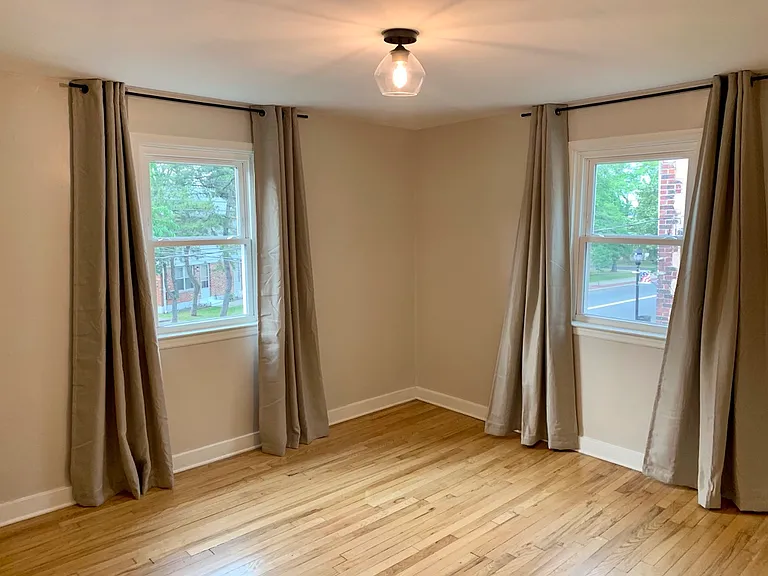 125 Roosevelt Ave — Photo 12