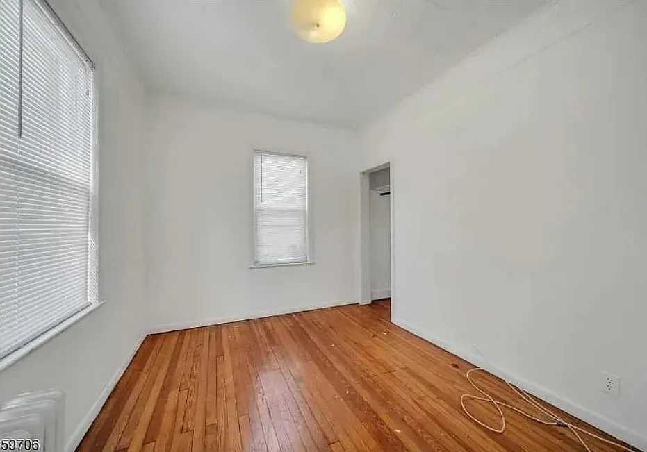 2 bed, 1.0 bath, 1200 sqft, $2,850 — Photo 2